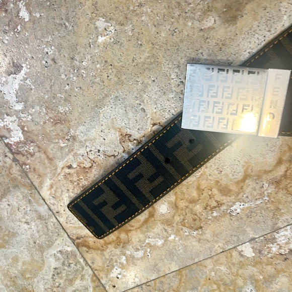 Fendi reversible belt - Picture 3 of 5